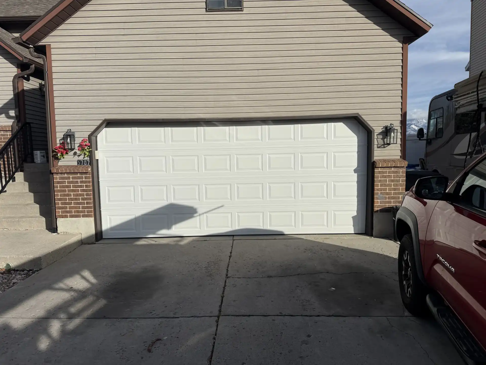Taylorsville Garage Door Replacement: New Look, Safe Access